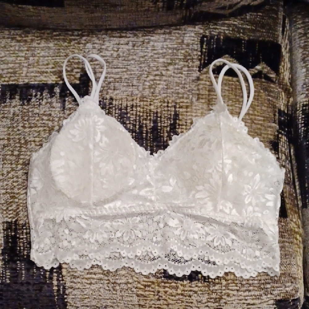4/$40 New Elegant White Lace Bralette - Size XL